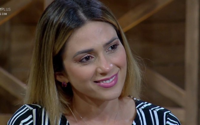 A empresária Nadja Pessoa na Cabine de Descompressão de A Fazenda, após sua expulsão do reality - Reprodução/Record