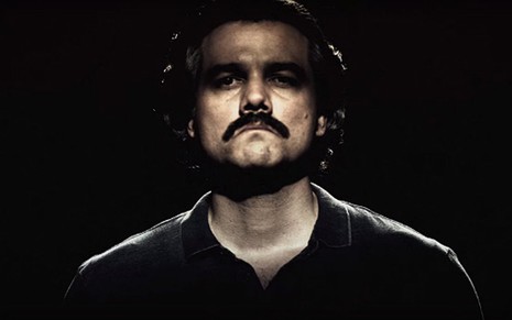 O ator Wagner Moura em imagem de vídeo da segunda temporada de Narcos - Reprodução/Netflix