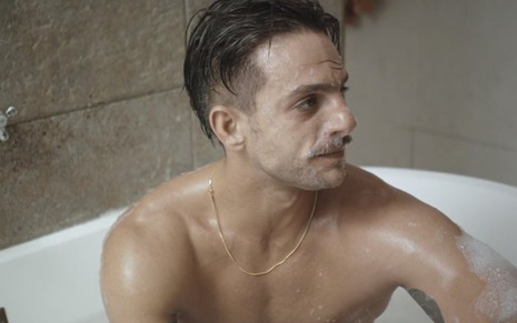 Joaquín Ferreira em cena do especial Eu, Potro, derivado de Club de Cuervos: corpo em evidência - Reprodução/Netflix