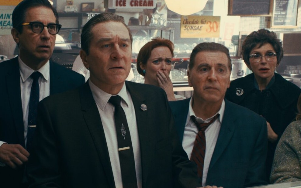 Robert De Niro (à esq.) e Al Pacino em cena de O Irlandês, filme da Netflix
