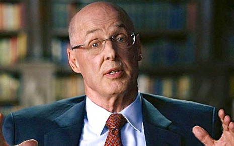 Henry Paulson, ex-secretário do Tesouro dos EUA, fala sobre a crise de 2008 no filme Hank: Five Years From the Brink - Divulgação/Bloomberg Businessweek Films