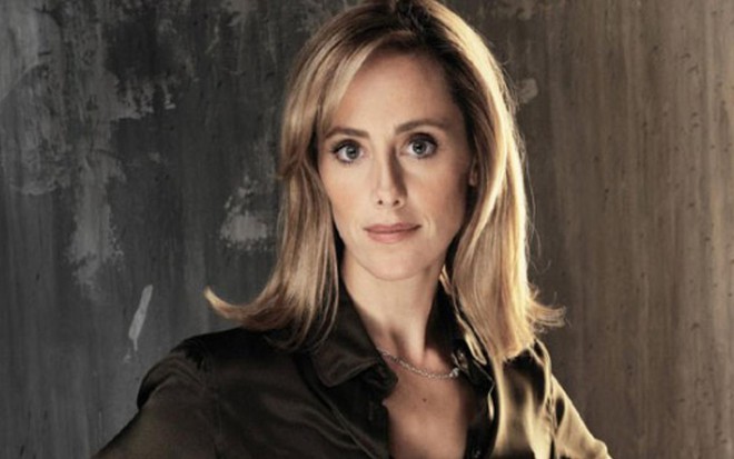 Kim Raver como a Audrey Raines de 24 Horas, série que deixou em estado vegetativo - Divulgação/Fox