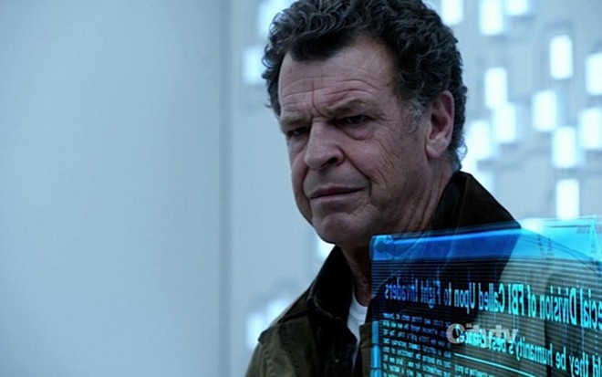 John Noble em Fringe, como Walter Bishop; ator entrará em novo sucesso da Fox - Divulgação