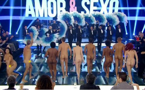 Figurantes nus na introdução do programa Amor & Sexo na versão que a Globo exibe na internet, para assinantes - Reprodução