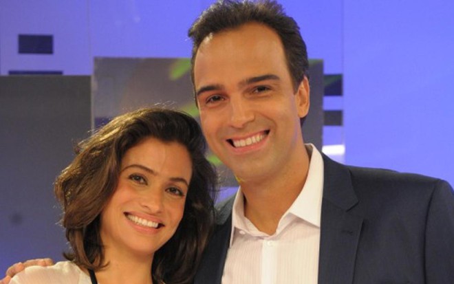 Renata Vasconcelos e Tadeu Schmidt, apresentadores do Fantástico, da Globo - João Cotta/TV Globo