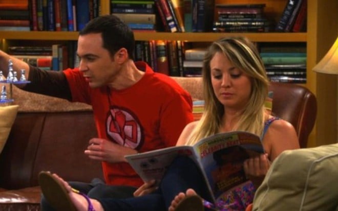 Jim Parsons com Kaley Cuoco em cena de episódio da sétima temporada de The Big Bang Theory - DIvulgação/CBS