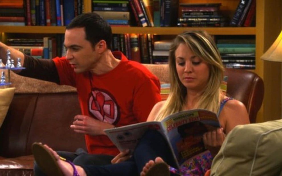 Jim Parsons com Kaley Cuoco em cena de episódio da sétima temporada de The Big Bang Theory - DIvulgação/CBS