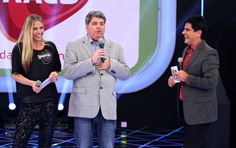 Adriane Galisteu, José Luiz Datena e César Filho apresentando o Teleton 2013, no SBT - Divulgação/SBT