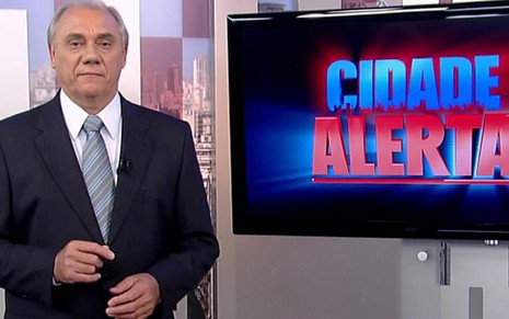 O apresentador Marcelo Rezende durante o Cidade Alerta, telejornal policial da Record - Divulgação/TV Record