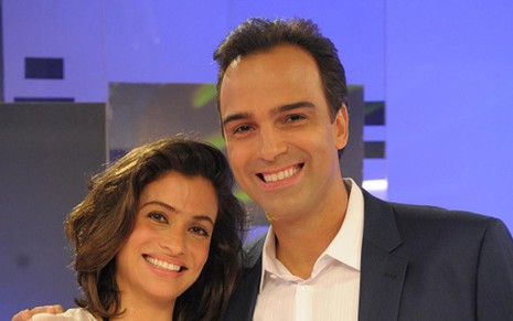 Renata Vasconcelos e Tadeu Schmidt, apresentadores do Fantástico, que exibiu reportagem sobre formol - João Cotta/TV Globo