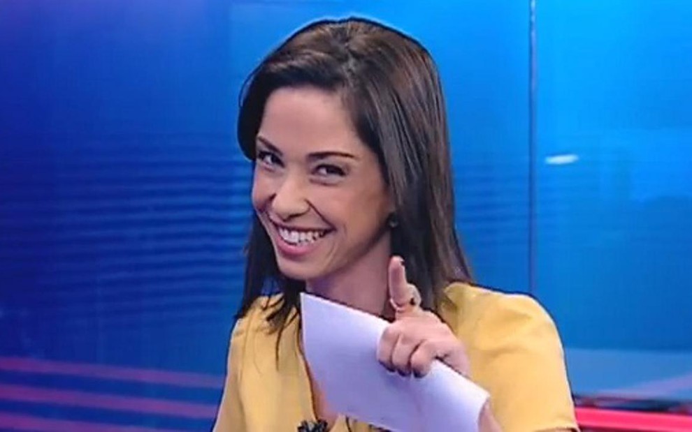 Neila Medeiros, apresentadora do SBT Notícias, que empatou com Cultura e Rede TV! na sexta-feira (8) - Reprodução da TV/SBT