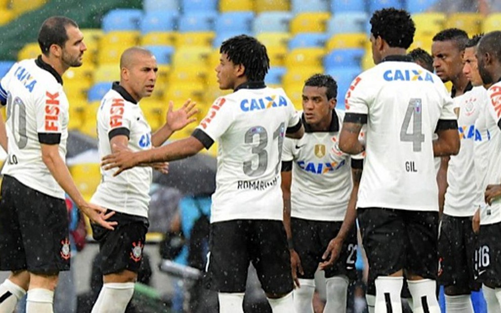 Elenco do Corinthians durante jogo contra o Flamengo, no dia 24/11, última transmissão do clube na TV aberta - Divulgação/Agência Corinthians