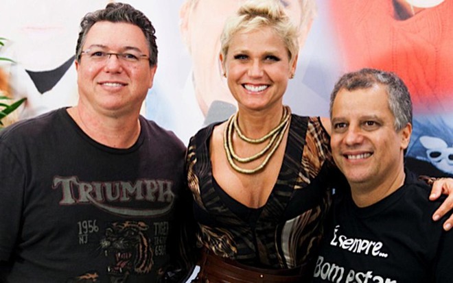 Boninho, Xuxa e Mariozinho Vaz em apresentação à imprensa de especial do TV Xuxa, em março - Matheus Cabral/TV Globo