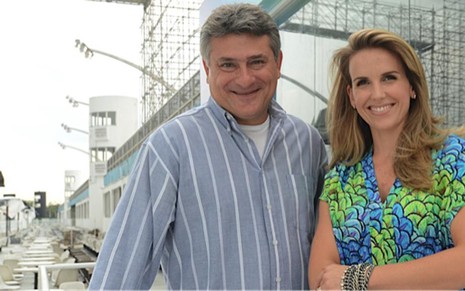 Cleber Machado e Mariana Ferrão no sambódromo de SP; dupla ainda não está confirmada no Carnaval de 2014 - Zé Paulo Cardeal/TV Globo