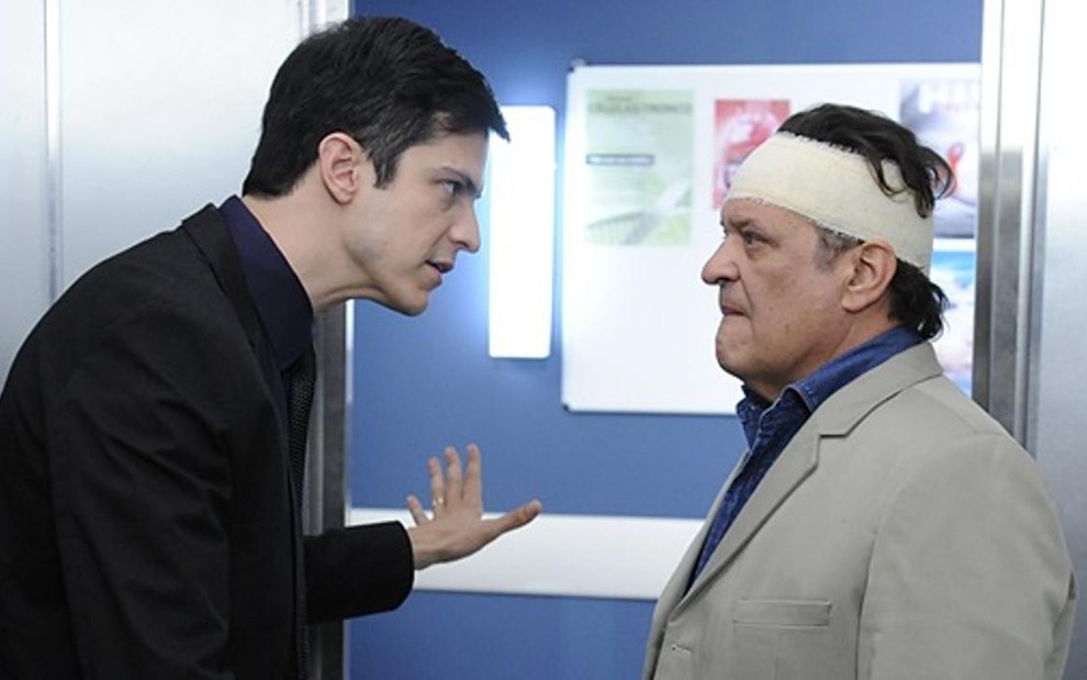 Félix (Mateus Solano) e Atílio (Luis Melo) em cena de Amor à Vida, novela da Globo - Estevam Avellar/TV Globo