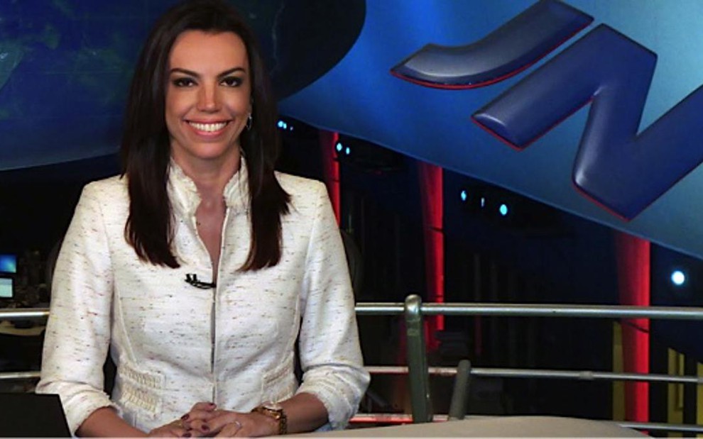 Ana Paula Araújo ancora o Jornal Nacional, da Globo; a jornalista assume a bancada nas férias de Patrícia Poeta - Divulgação/TV Globo