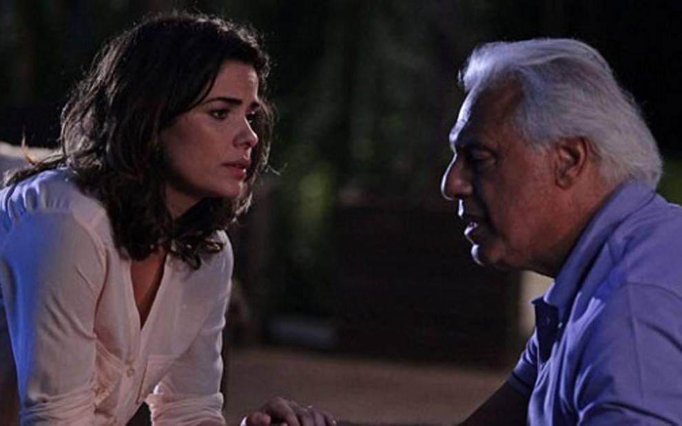 Aline (Vanessa Giácomo) e César (Antonio Fagundes) em cena da novela Amor à Vida, da Globo - REPRODUÇÃO/TV GLOBO
