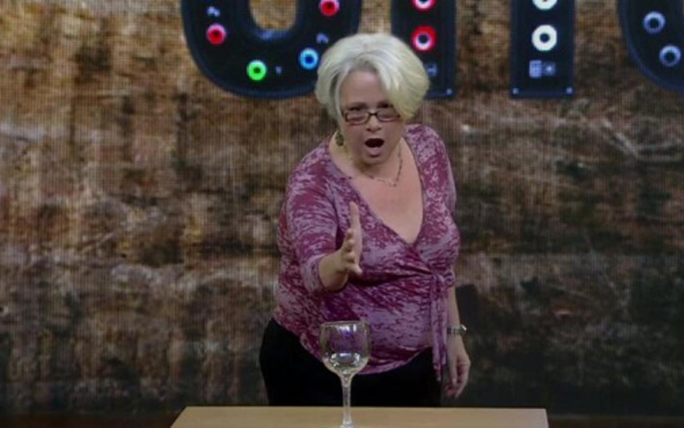 Mulher da plateia quebra taça no grito em prova que o Vídeo Show, da Globo, 'imitou' da Eliana, no SBT - Reprodução da TV/Globo