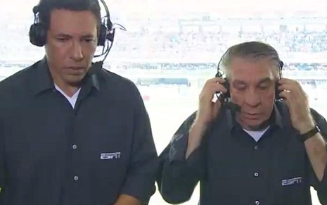O locutor Cleidi Oliveira e o comentarista José Roberto Lux antes do jogo entre Santos e Criciúma - Reprodução/YouTube