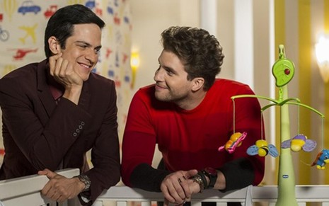 Mateus Solano (Félix) e Thiago Fragoso (Niko) se entreolham em cena de Amor à Vida, novela da Globo - Estevam Avellar/TV Globo