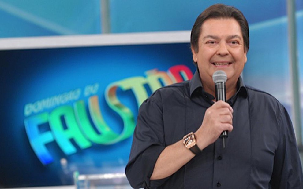 O apresentador Fausto Silva em setembro do ano passado; o Domingão ficou 1h25min sem intervalo comercial - Zé Paulo Cardeal/TV Globo