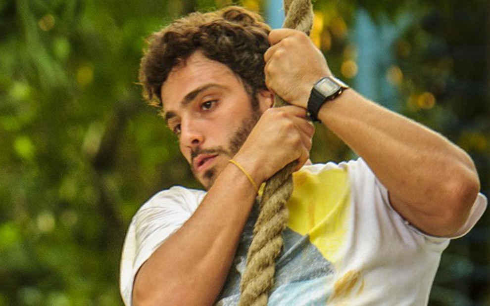 William (Thiago Rodrigues) durante treinamento em cena de Além do Horizonte, novela da Globo - Alex Carvalho/TV Globo