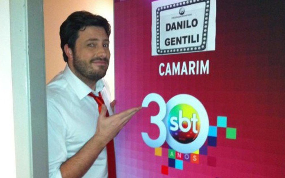 Danilo Gentili em seu camarim do SBT; apresentador estreia talk show dia 10 de março - Reprodução/Instagram