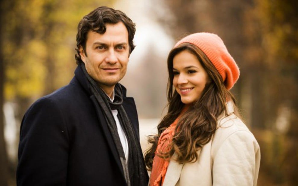 Gabriel Braga Nunes e Bruna Marquezine em cena da terceira fase da novela Em Família, da Globo - JOÃO MIGUEL JÚNIOR/TV GLOBO