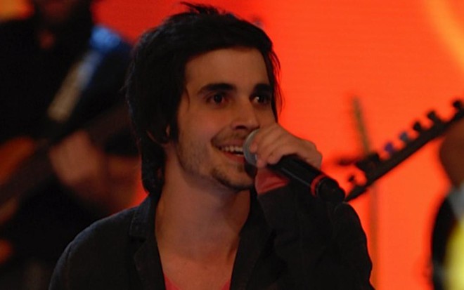 O cantor Fiuk em apresentação no Caldeirão do Huck em março de 2012 - Matheus Cabral/TV Globo