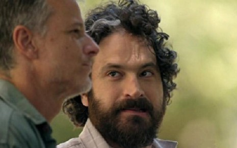 Marcello Novaes (Kléber) e Caco Ciocler (André) em cena da novela Além do Horizonte, da Globo - Reprodução/TV Globo