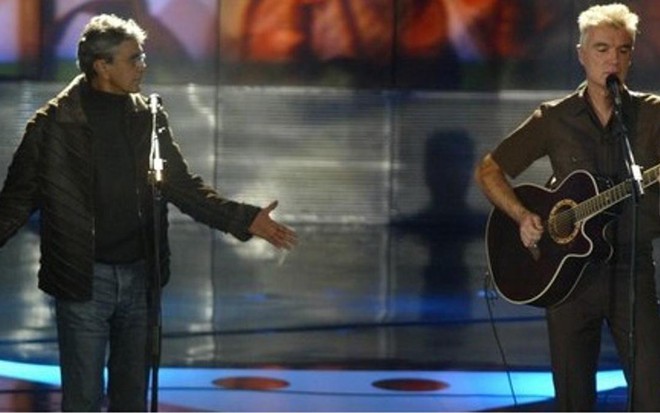 Caetano Veloso e David Byrne durante tentativa de apresentação no VMB de 2004 - Fotos: Divulgação