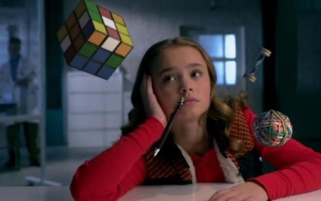 A atriz Johnny Sequoyah interpreta Bo, menina com poderes paranormais em Believe - Divulgação/NBC