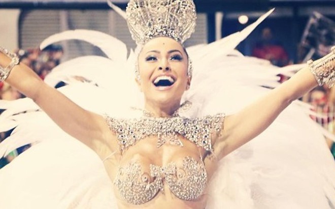 Sabrina Sato durante desfile da Gaviões da Fiel; Globo citou BBB e Pânico, mas ignorou Record - Reprodução/Instagram