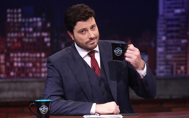 O humorista Danilo Gentili, apresentador do The Noite, no SBT; Justiça negou liminares à Band - Roberto Nemanis/SBT