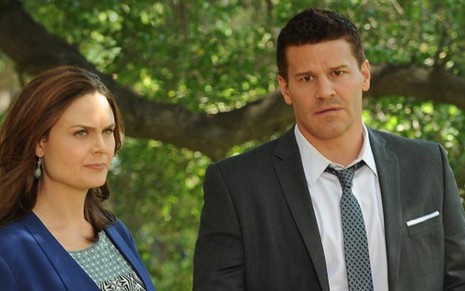 Emily Deschanel e David Boreanaz em episódio da nona temporada da série Bones, que estreia na Fox - Divulgação/Fox