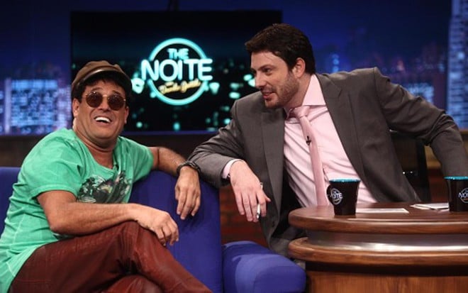 Sérgio Mallandro é entrevistado por Danilo Gentili no The Noite, talk show do SBT - Roberto Nemanis/SBT