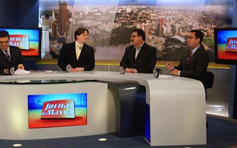 O apresentador Denian Couto, Ogier Buchi, Ratinho e Paulo Eduardo Martins no Jornal da Massa em 2012 - Reprodução/Facebook