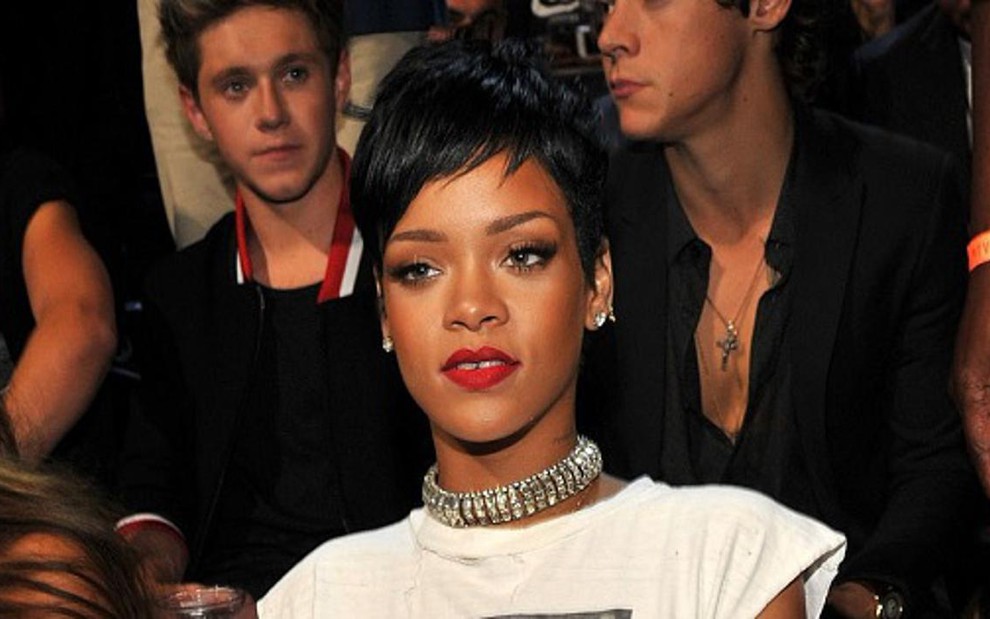 Rihanna durante o VMA, premiação da MTV norte-americana, em 2013; cantora colocou mansão à venda - Reprodução