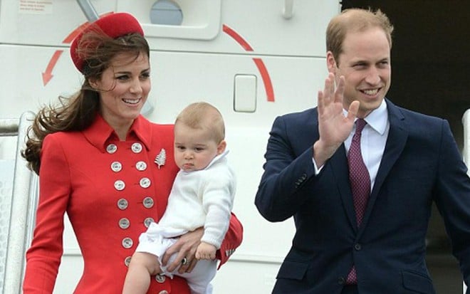 Kate Middleton, o bebê George e o príncipe William chegam a Nova Zelândia nesta segunda-feira (7) - Reprodução