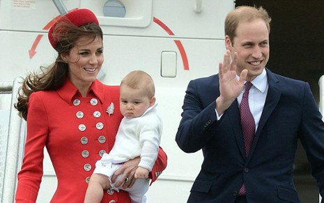 Kate Middleton, o bebê George e o príncipe William chegam a Nova Zelândia nesta segunda-feira (7) - Reprodução