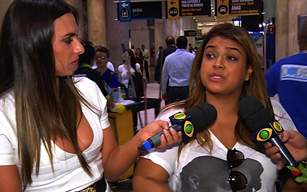 Preta Gil é abordada por Nicole Bahls e Matheus Mazzafera no aeroporto Santos Dumont, no Rio - Reprodução/Band