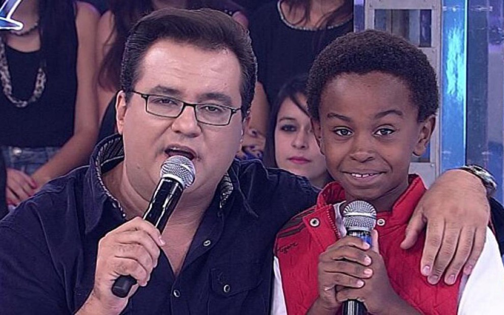 Geraldo Luís e Jean Paulo Campos, o Cirilo de Carrossel, no Domingo Show, da Record - Reprodução/TV Record