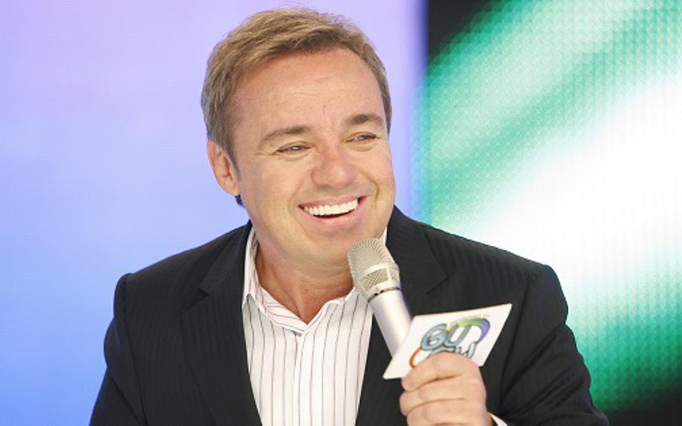 Gugu Liberato em seu programa na Record, em 2009; apresentador negocia sociedade com Endemol - Divulgação