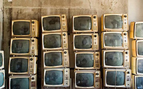 Televisores de tubo, que deixarão de ser produzidos no Brasil ainda neste mês - Reprodução