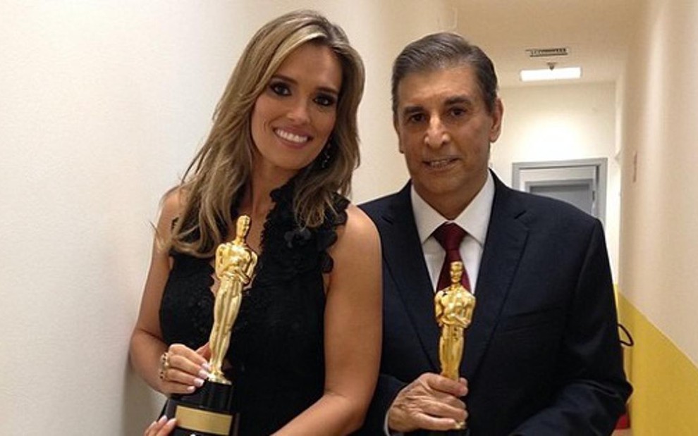 Karyn Bravo e Carlos Nascimento com o Troféu Imprensa; jornalista está afastado para curar câncer - Reprodução/Instagram