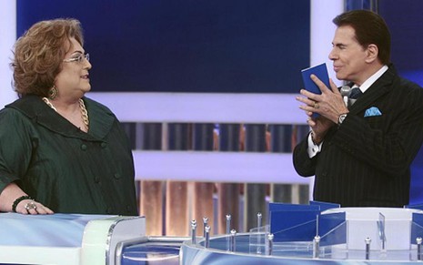 Mamma Bruschetta e Silvio Santos em gravação do Jogo das 3 Pistas, quadro de programa do SBT - Divulgação/SBT