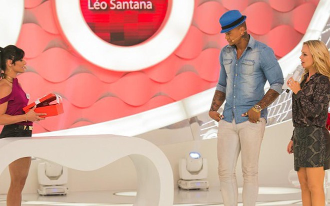 Pretendente a namorada do cantor Léo Santana no programa Eliana, no domingo (4) - Artur Igrecias/SBT