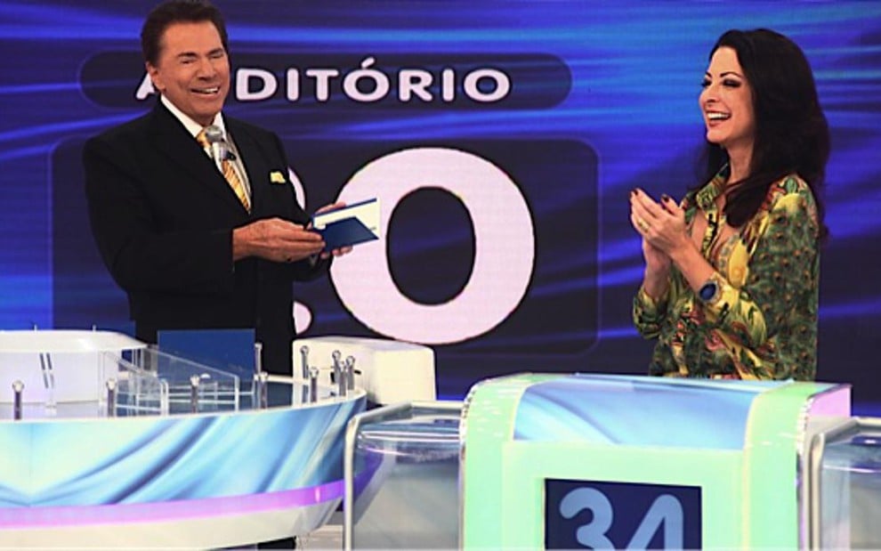 Silvio Santos e Ana Paula Padrão em gravação do programa que o SBT exibe domingo - Roberto Nemanis/SBT