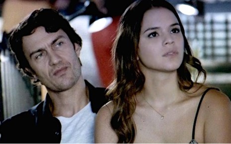 Gabriel Braga Nunes e Bruna Marquezine em cena de Em Família, novela das nove da Globo - Reprodução/TV Globo