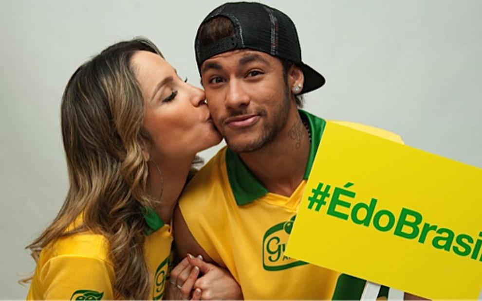 Claudia Leitte e Neymar gravam campanha publicitária em Barcelona, no início de junho - AgNews